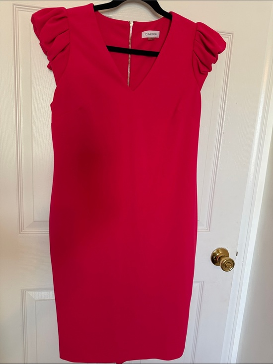 Calvin Klein Dresses & Skirts - Calvin Klein Pink V‑Neck Sheath Dress with Ruching Sleeves